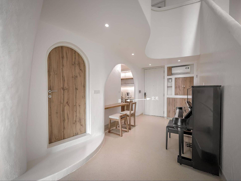 遼陽(yáng)復(fù)式裝修，全屋大白墻看似不豪華，細(xì)節(jié)卻做得很到位，顏值超高